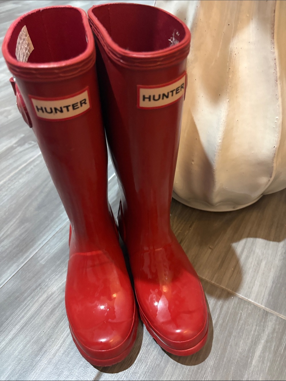 Hunter Kids Bright Red Gloss Rain Boots - Picture 2 of 5